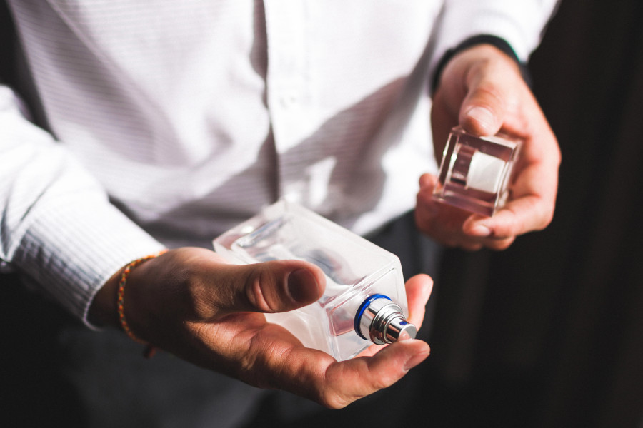 راهنمای خرید عطر اصل؛ چطوری عطر اصل را از تقلبی تشخیص دهیم؟