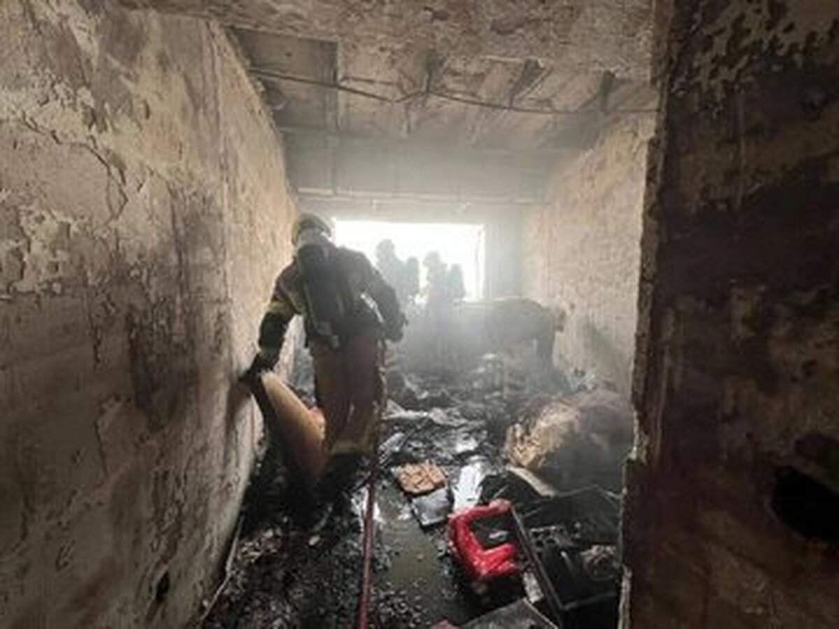 آتش‌سوزی هولناک یک مجتمع مسکونی ۲۰ طبقه در تهران