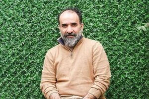 آخرین وضعیت رضا امیرخانی به نقل از سخنگوی وزارت بهداشت