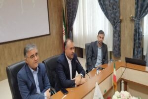 اصغری: دامداران آذربایجان غربی برای کنترل بیماری تب برفکی مشارکت کنند