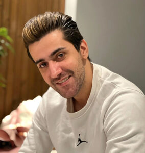 بیوگرافی و عکس‌های جدید آرمین خزائلی + زندگی خصوصی‌اش