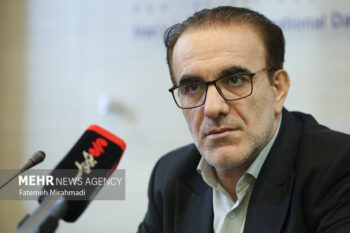 تأخیر پرداخت مطالبات حوزه سلامت، پرداختی از جیب مردم را بیشتر می‌کند