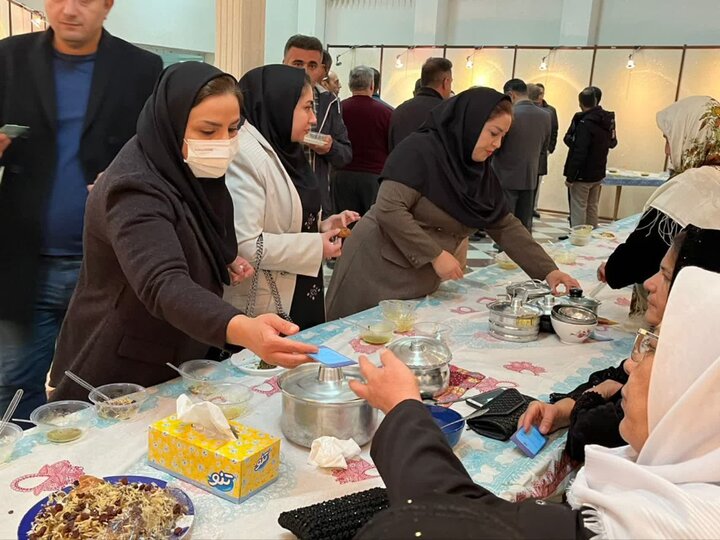 جشنواره غذاهای بومی در کامیاران؛گردهمایی زنان برای احیای سنتهای غذایی جشنواره غذاهای بومی در کامیاران؛گردهمایی زنان برای احیای سنتهای غذایی
