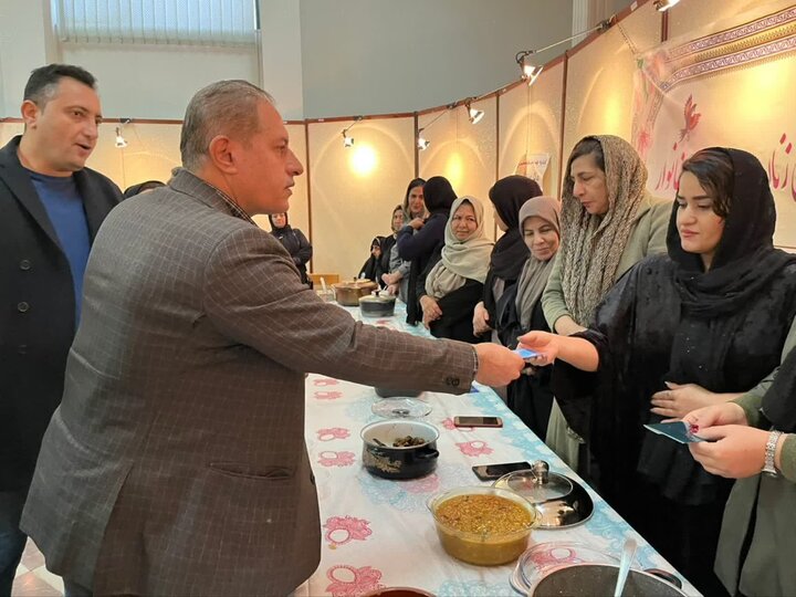 جشنواره غذاهای بومی در کامیاران؛گردهمایی زنان برای احیای سنتهای غذایی جشنواره غذاهای بومی در کامیاران؛گردهمایی زنان برای احیای سنتهای غذایی