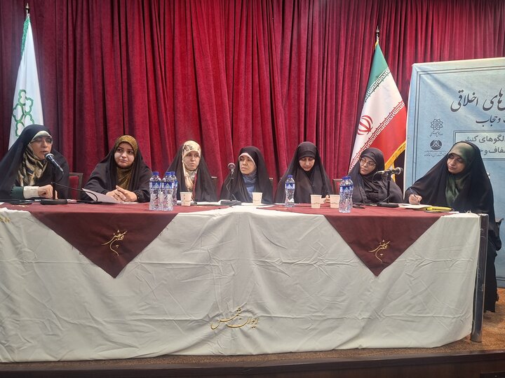 دانشور: مدرسه، مسجد و هیئت‌ مهم‌ترین ظرفیت‌های تحول در گفتمان حجابند