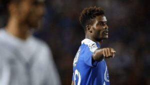 شوک ناگهانی به استقلال/ فسخ یک‌طرفه قرارداد دیدیه اندونگ