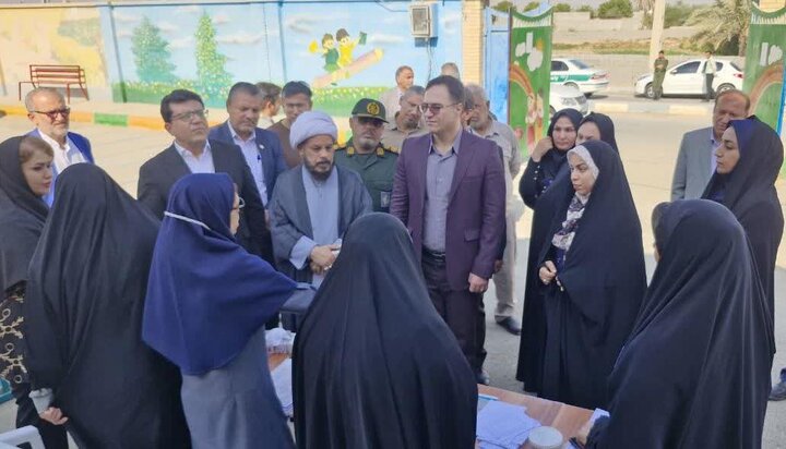 فرماندار تنگستان: سلامت خانواده مسیر اصلی ساختن جامعهای متعالی است فرماندار تنگستان: سلامت خانواده مسیر اصلی ساختن جامعهای متعالی است