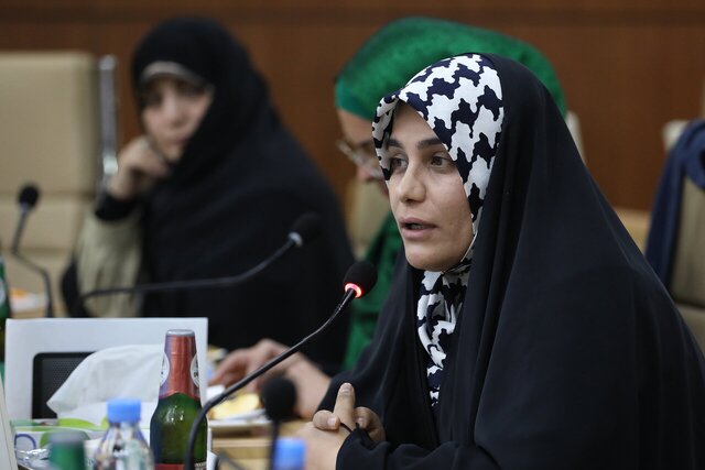 نشست فراکسیون زنان مجلس با وزیر بهداشت؛ سند سلامت بانوان تدوین میشود سند سلامت بانوان و کودکان در راه است؛ زیرساختها آماده میشود