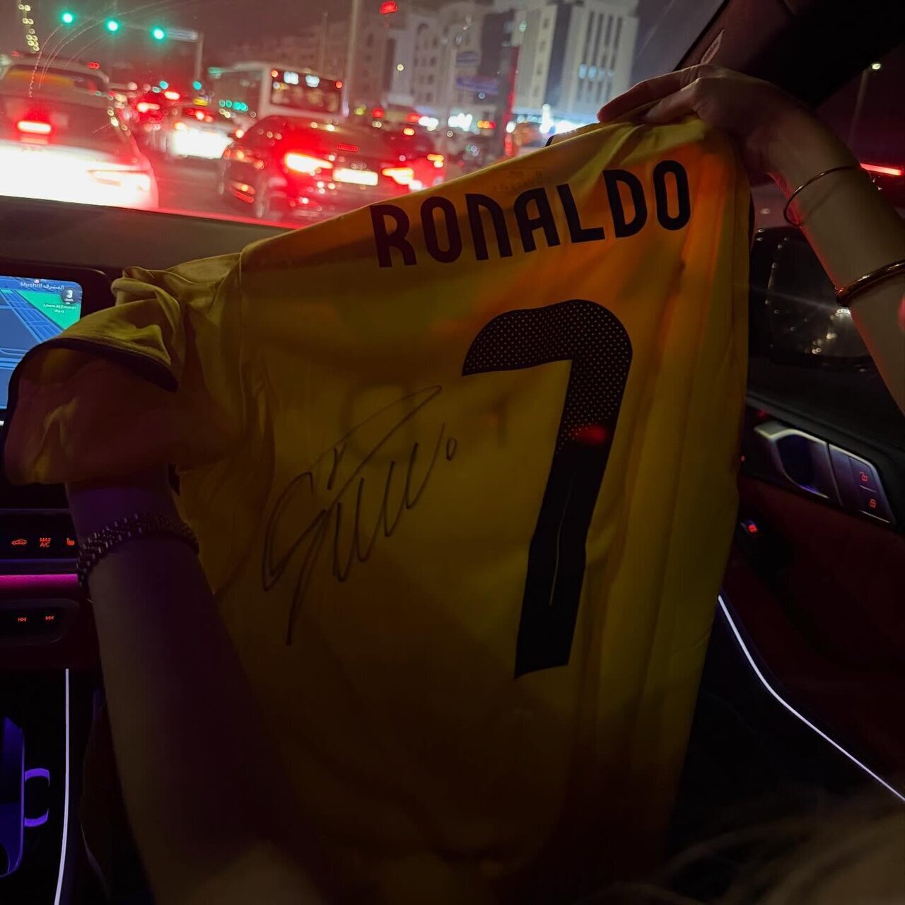 هدیه لاکچری کریس رونالدو به شیدا مقصودلو / همسر مورایس ثروتمند شد! + عکس هدیه لاکچری کریس رونالدو به شیدا مقصودلو / همسر مورایس ثروتمند شد! + عکس