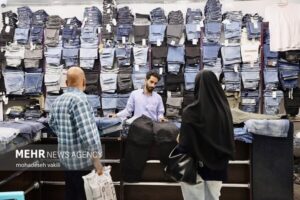 ورود پوشاک بی‌کیفیت به کشور؛ باید از واردات بی‌رویه جلوگیری شود