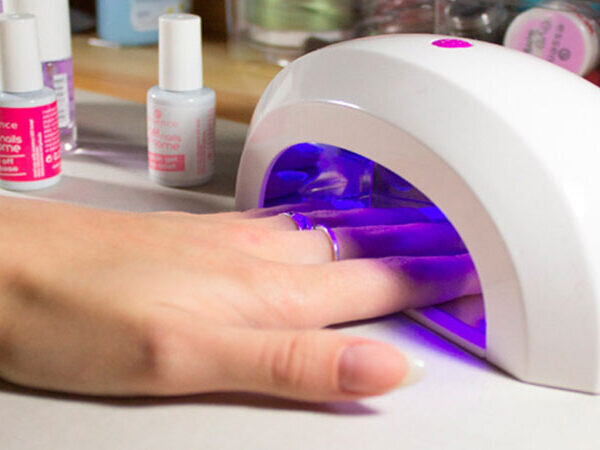 از پیری پوست تا سرطان؛ خطرات پنهان لاک ژل و کاشت ناخن