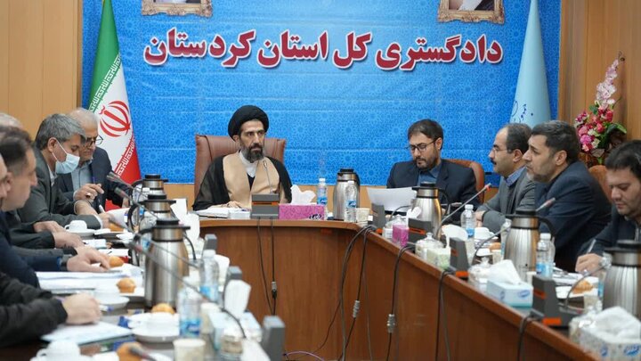 حجت‌الاسلام حسینی: مطالبات معیشتی مردم باید از مسیر قانون پیگیری شود