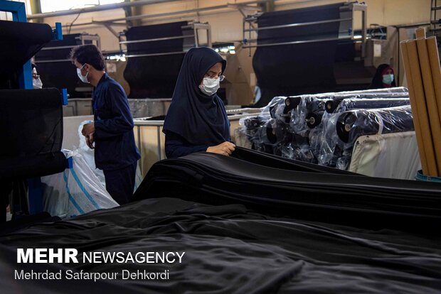 در بازار پارچه، نفوذی وجود دارد/ موشک داریم اما پارچه نه!