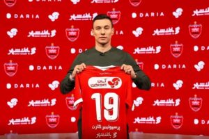 ربودن بازیکن خارجی توسط پرسپولیس / گزینه استقلال حالا پیراهن قرمز پوشید