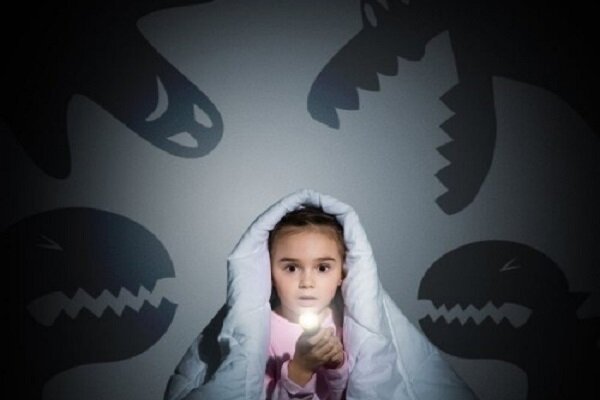 رفتار والدین مهم‌تر از اخبار؛ راهکار روانشناسان برای مدیریت اخبار منفی