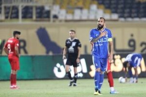 ابهام در ترکیب استقلال / آیا کاپیتان آسیایی تیم غایب خواهد بود؟