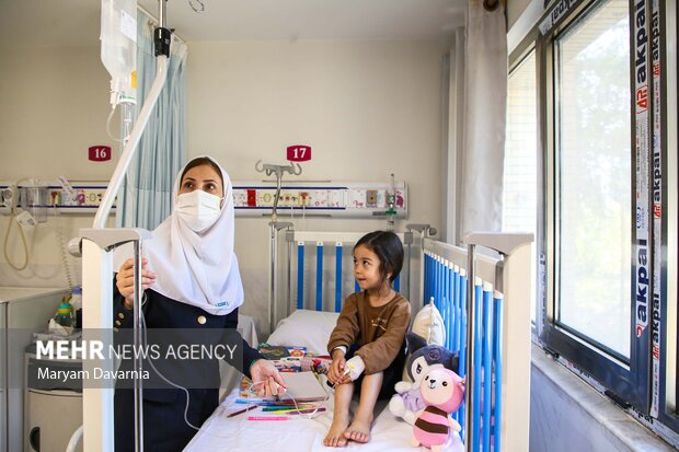 ابوطالبی: چرا پرستاران باید بیشتر از دیگر مشاغل کار کنند؟ ابوطالبی: چرا پرستاران باید بیشتر از دیگر مشاغل کار کنند؟