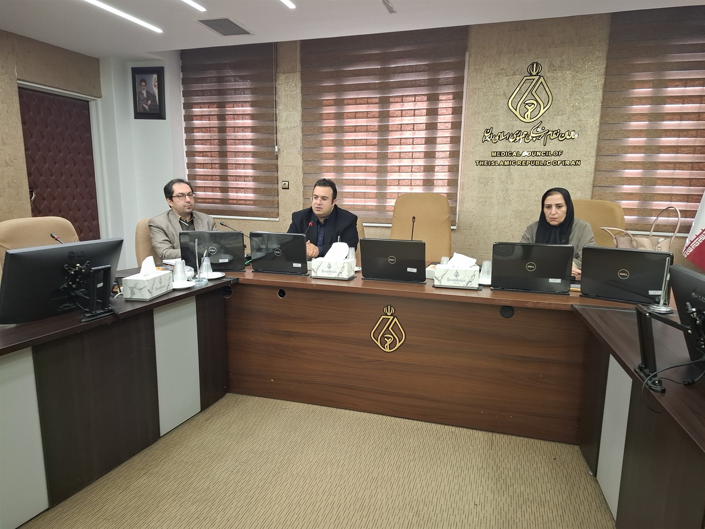 برگزاری جلسه هم‌اندیشی «مداخله غیرمجاز در پزشکی»