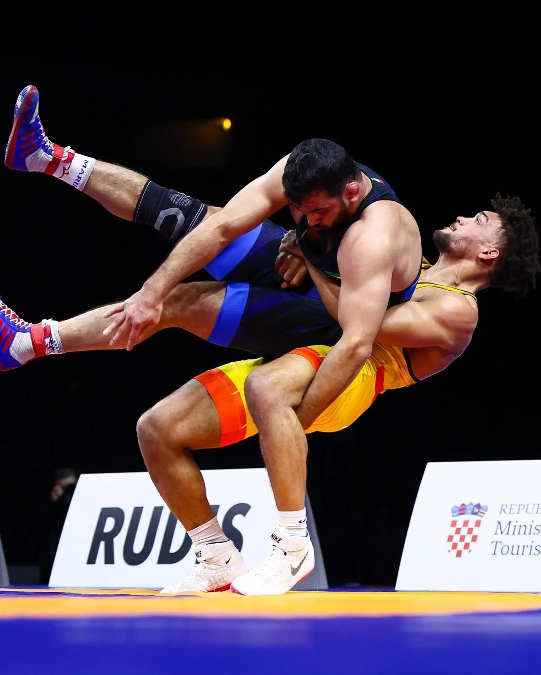 تصاویری عجیب از حسن یزدانی که سوژه اتحادیه جهانی کشتی شد