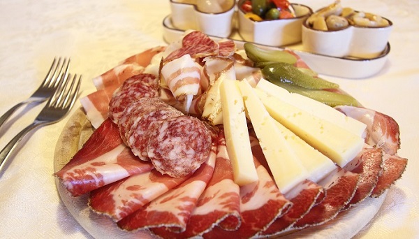 تیرامین چیست و چه کسانی نباید مصرف کنند؟/ این خوراکی ها تیرامین دارند