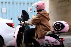 جنجال صدور گواهینامه زنان / این کار دولت، انحراف افکار عمومی است