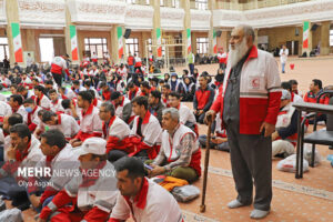داوطلبان هلال‌احمر نماد صلح و سلامت در جامعه هستند