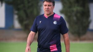 محمد نوازی به استقلال بازگشت