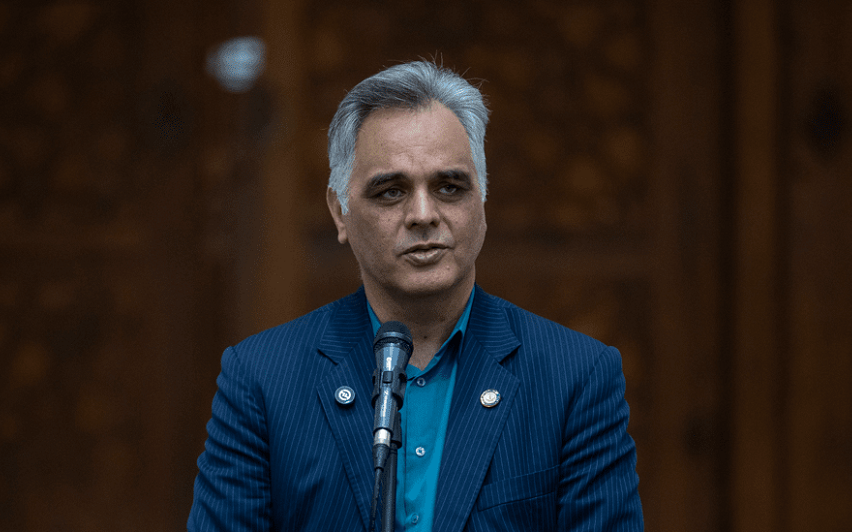 هر پرستار در عمل به جای ۳ نفر کار می کند