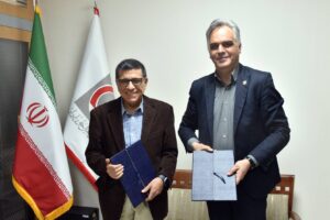 پرستاران در حلقه آغاز و پایان زنجیره انتقال خون همکاری می کنند