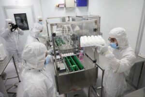 گام بلند در خودکفایی واکسن‌های دامپزشکی؛ ۵ واکسن طیور بومی‌سازی شد