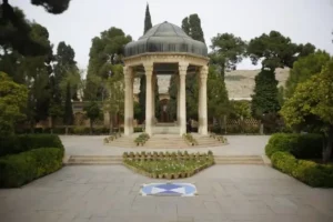 این مکان‌ها در لحظه تحویل سال تعطیل هستند