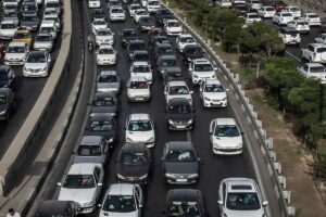 آخرین وضعیت ترافیکی و جوی محورهای مواصلاتی کشور / ترافیک سنگین در محورهای ورودی به تهران گزارش شد