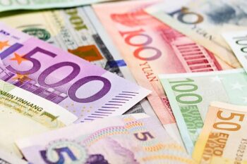 اعلام نرخ ارز در مرکز مبادله ایران؛ دلار ۱۴۰ هزار و ۴۲۹ تومان