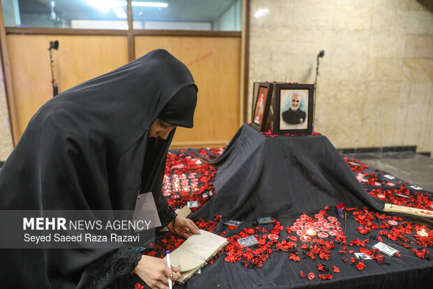 تجلیل از دختران شهدای «جنگ رمضان» در باقرشهر
