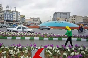 دیوارنگاره جالب میدان انقلاب در پاسخ به ضرب‌الاجل ترامپ+ عکس