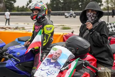 رژه زنان موتورسوار در میدان آزادی+ عکس