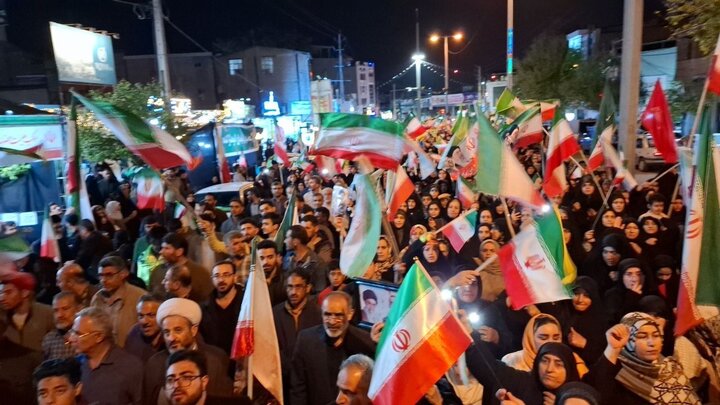 پنجاه و یکمین شب ایستادگی مردم قزوین در خیابان