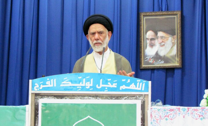 حسینی: قرارگاه اقتصادی برای ساماندهی وضعیت معیشتی مردم شکل گیرد