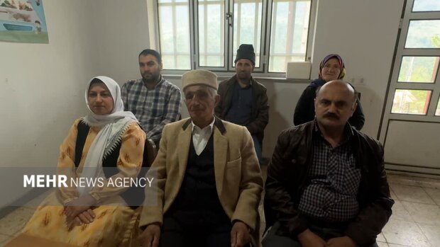 مشق سبز در ارتفاعات تالش؛ وقتی بهورز سلامت زمین را هم پایش میکند مشق سبز در ارتفاعات تالش؛ وقتی بهورز سلامت زمین را هم پایش میکند