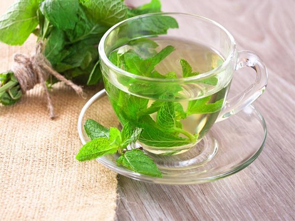 نفخ، سردی و سنگینی معده دارید؟ این دمنوش‌ها را مصرف کنید