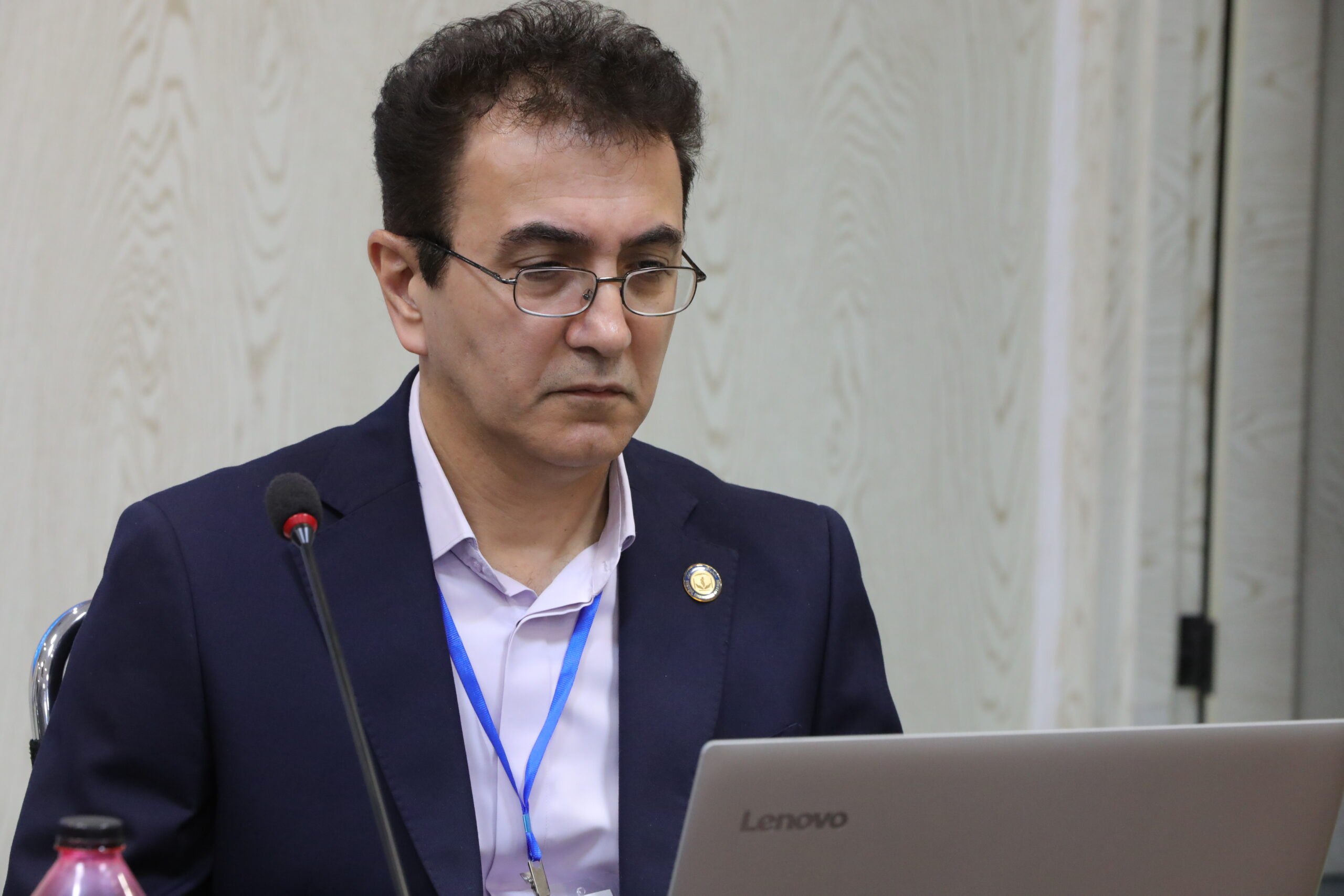 بی‌عدالتی در توزیع منابع و تعارض منافع تصمیم‌گیران عامل بسیاری از مشکلات نظام سلامت و نارضایتی‌ها است