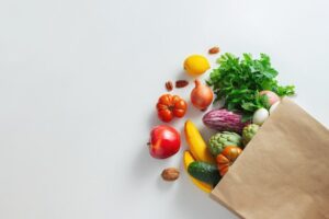 بحران تغذیه کودکان؛ گزارش جدید: میوه و سبزی در سفره بچه‌ها غایب است