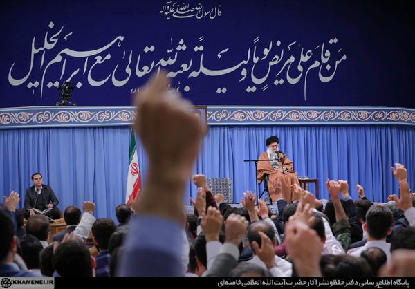 حاشیه نویسی بر دیدار جامعه پرستاری با رهبر شهید انقلاب