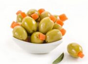 طرز تهیه انواع مختلف ترشی زیتون سبز خوشمزه
