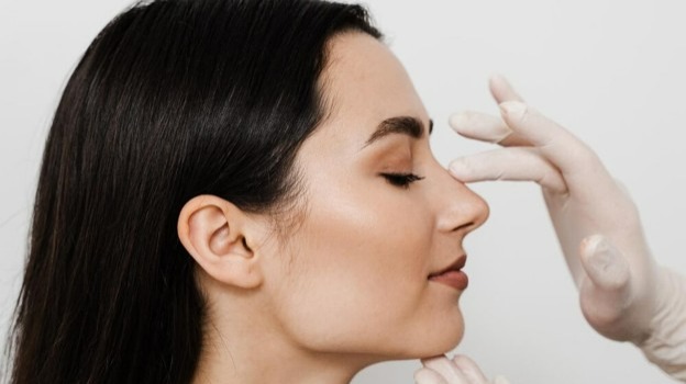 هزینه عمل بینی در تهران چقدر است؟ بررسی عوامل موثر بر قیمت جراحی بینی