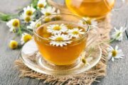بابونه برای خواب مفید است؟ یافته‌های علمی درباره یک دمنوش سنتی