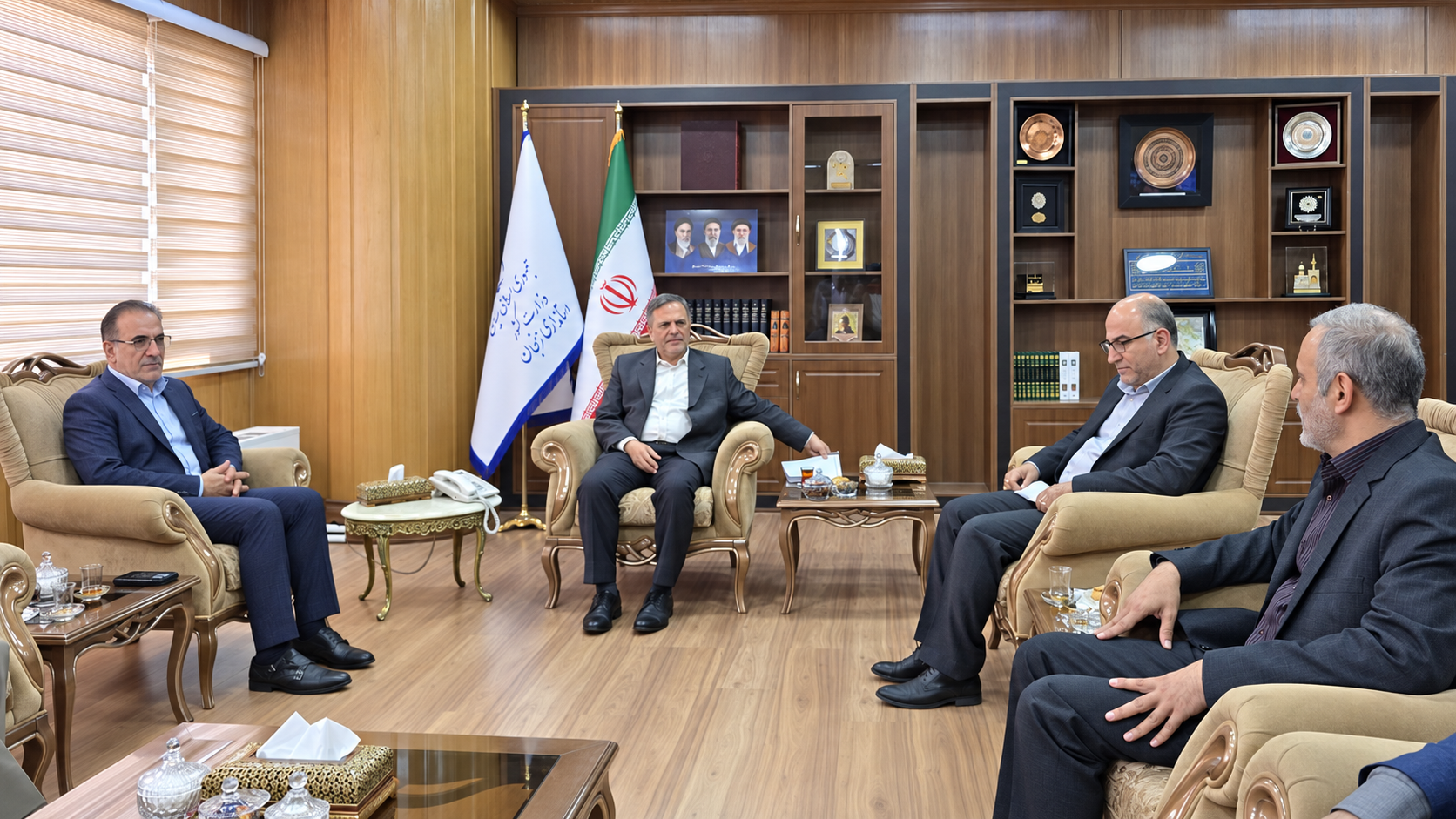 دیدار رئیسکل سازمان نظام پزشکی با استاندار زنجان دیدار رئیسکل سازمان نظام پزشکی با استاندار زنجان