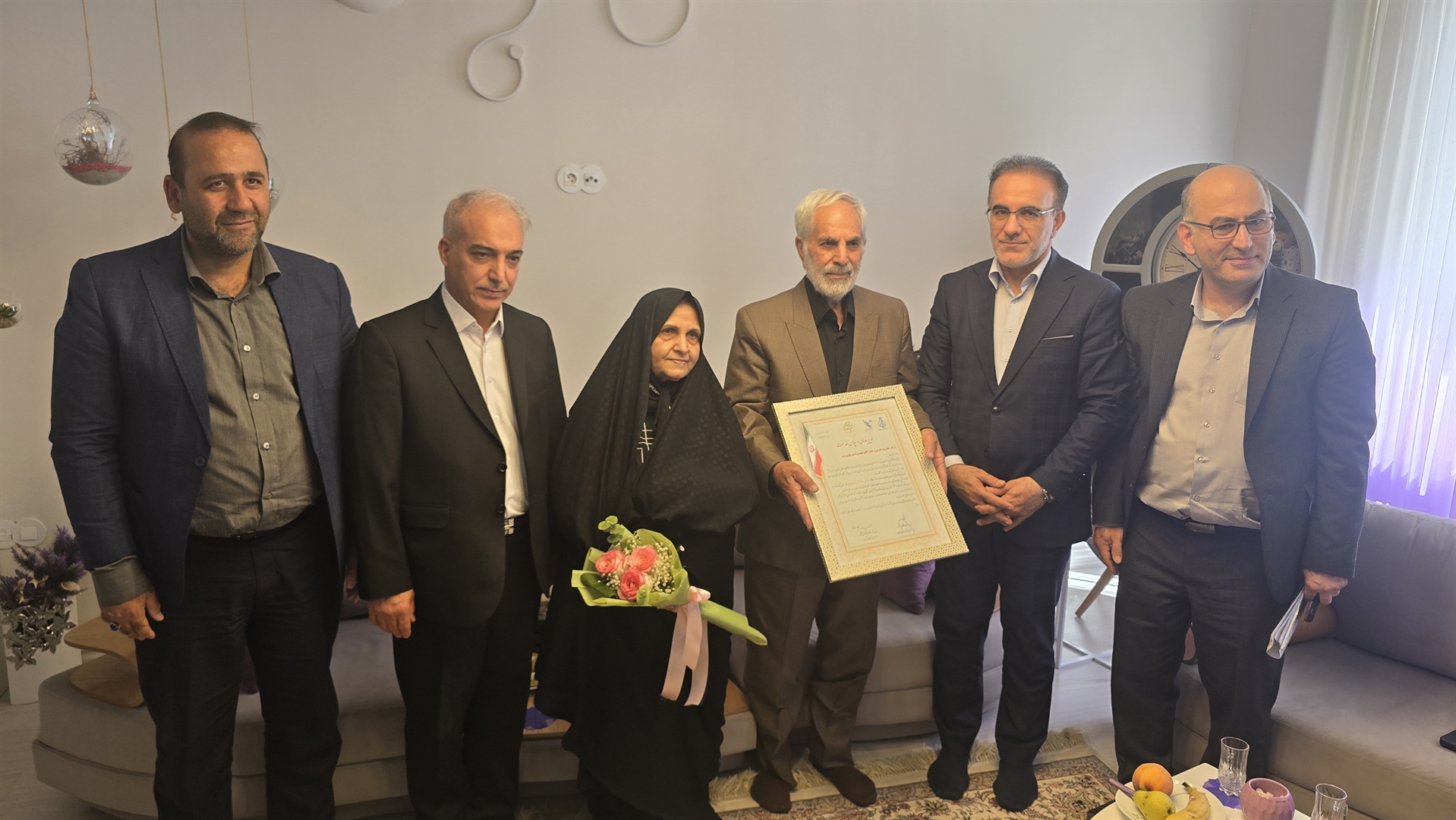 دیدار رئیس‌کل سازمان نظام پزشکی با خانواده باقری‌وند؛ خانواده‌ای در خدمت سلامت