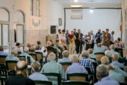 سینماگران قم به مناسبت روز سینما به دیدار سالمندان رفتند