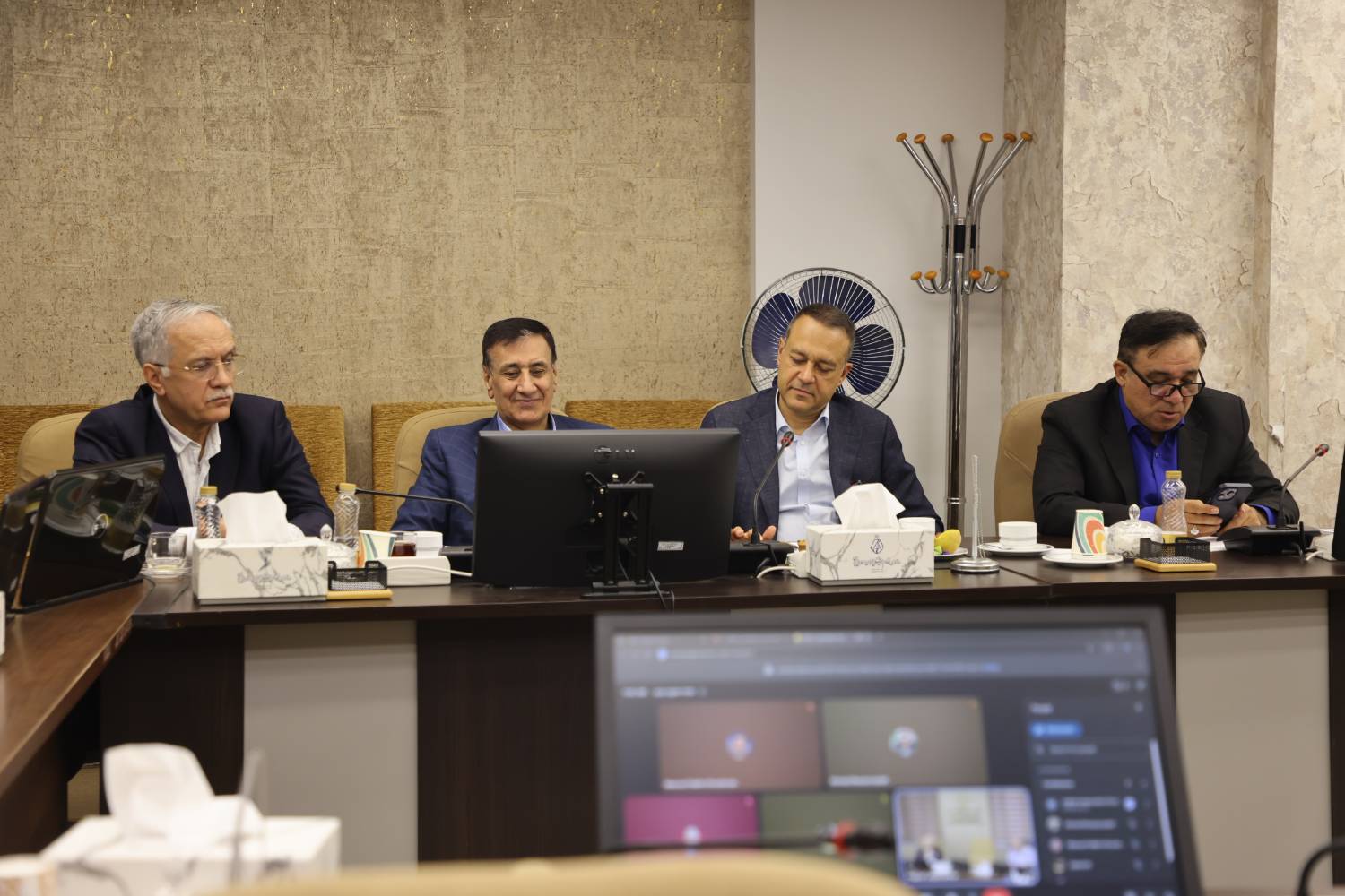 پرداخت معوقات حوزه سلامت نیازمند عزمی جدی و تصمیماتی با ضمانت اجرایی است پرداخت معوقات حوزه سلامت نیازمند عزمی جدی و تصمیماتی با ضمانت اجرایی است